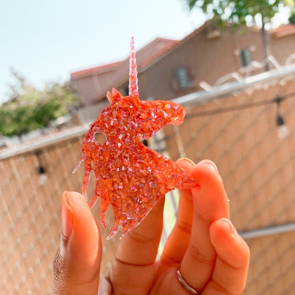 Glitter Unicorn Keychain - Picture 4 of 4